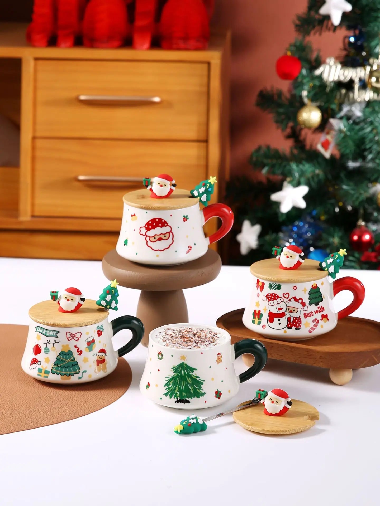 Christmas cups with LIDS