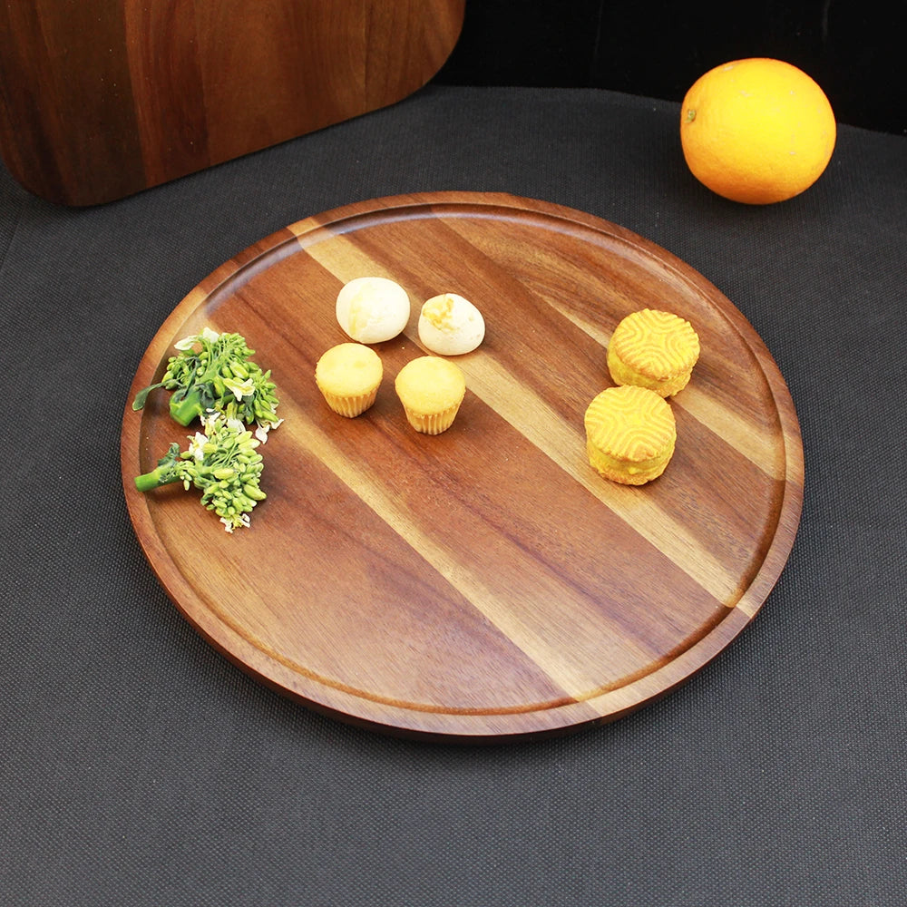 Round elegant wooden tray
