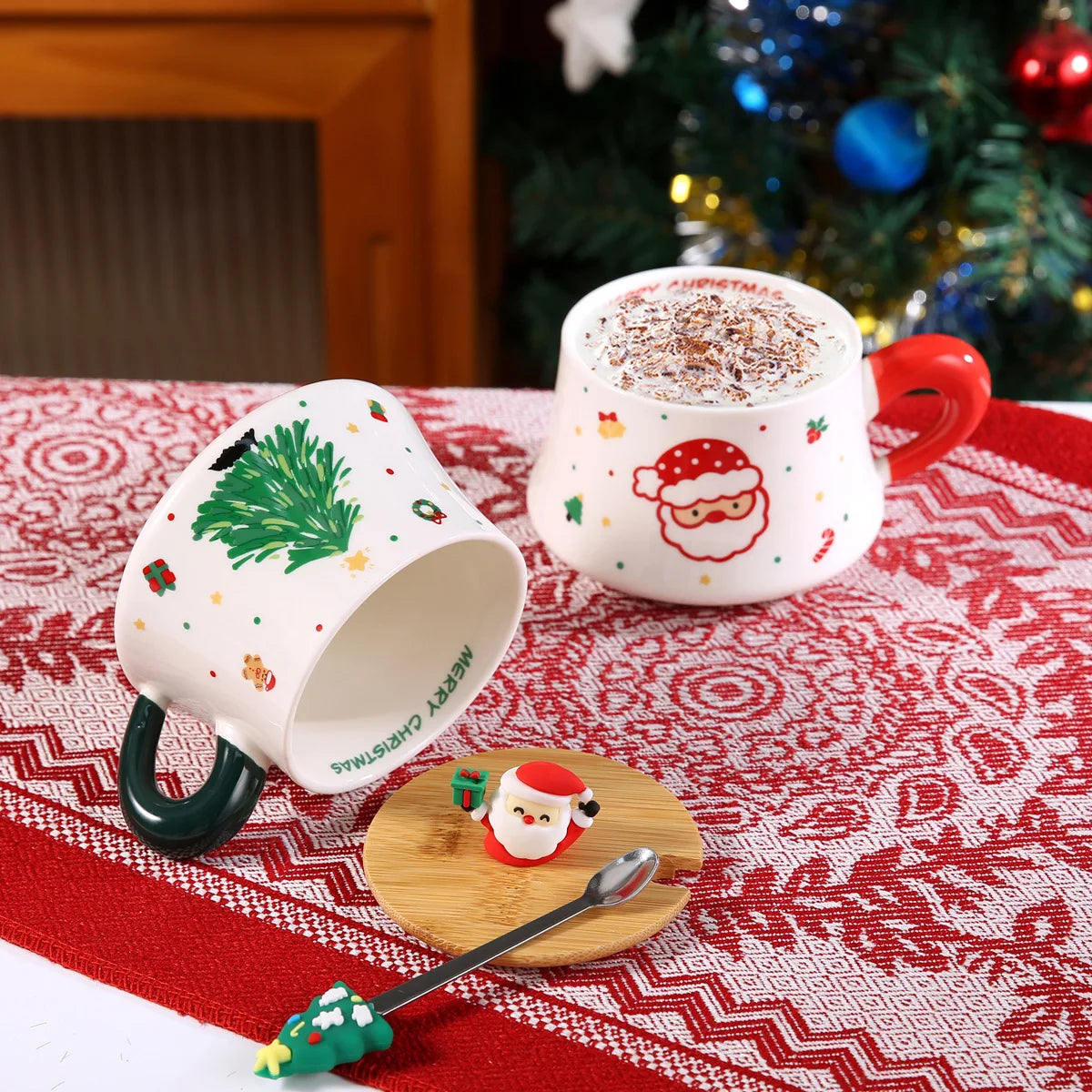 Christmas cups with LIDS